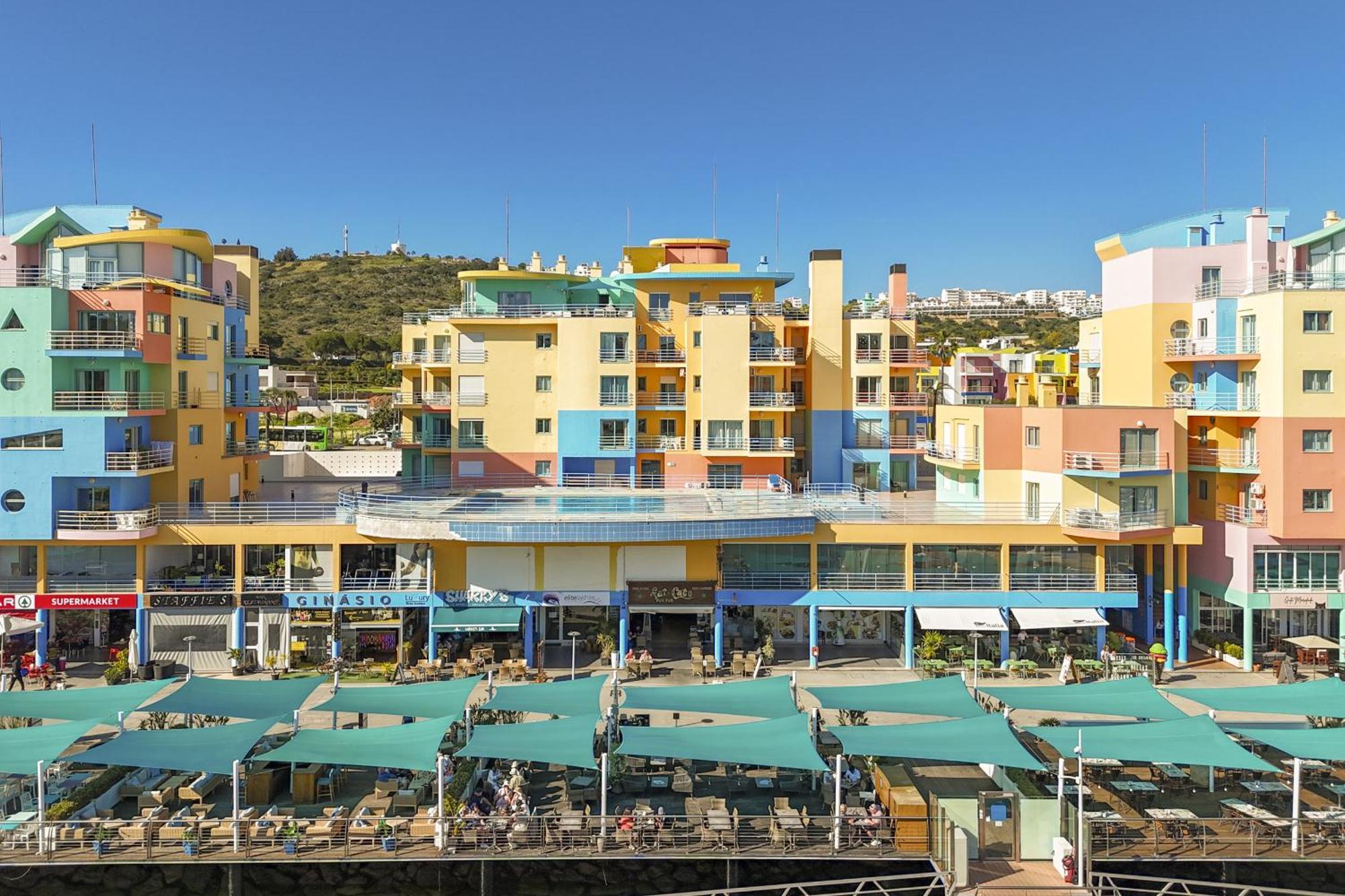 Marina Breeze Apartment With Pool - 900M From The Beach Albufeira Dış mekan fotoğraf