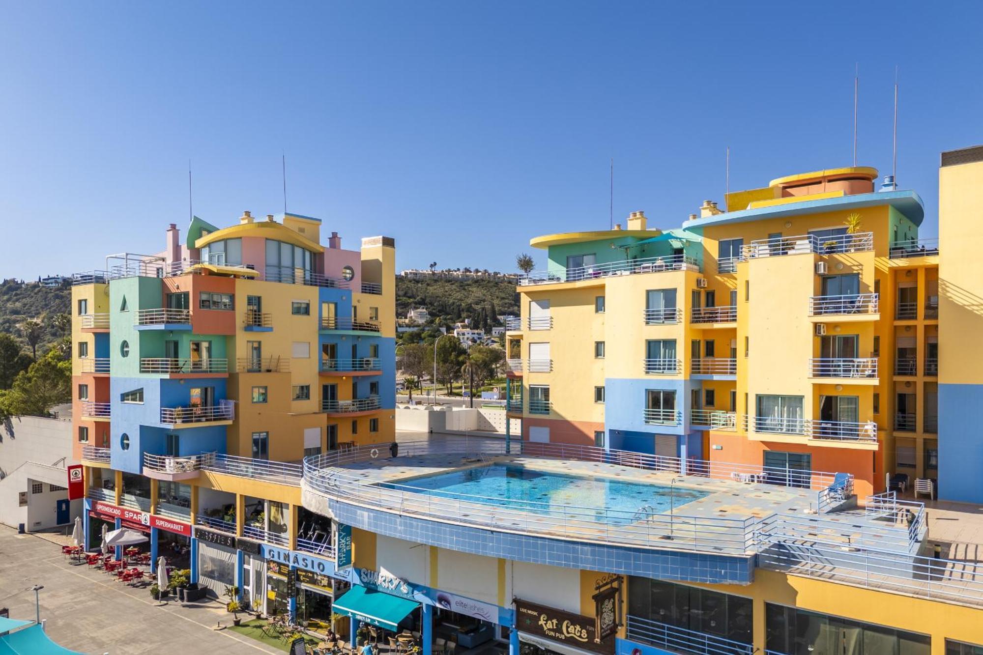 Marina Breeze Apartment With Pool - 900M From The Beach Albufeira Dış mekan fotoğraf