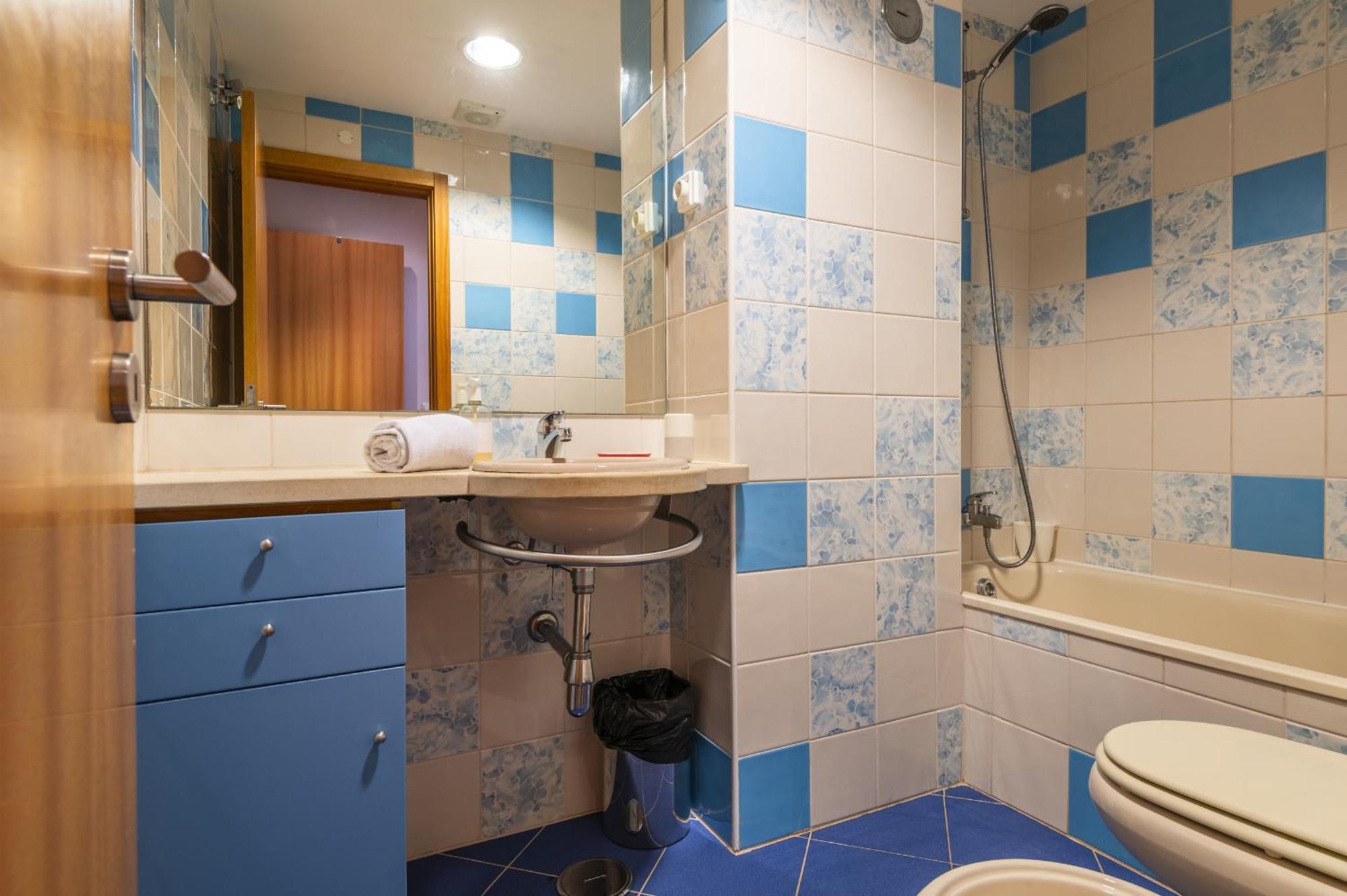 Marina Breeze Apartment With Pool - 900M From The Beach Albufeira Dış mekan fotoğraf